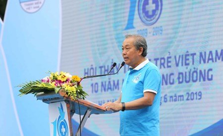 Tận tuỵ hơn nữa với sự nghiệp chăm sóc, bảo vệ sức khoẻ nhân dân - ảnh 1